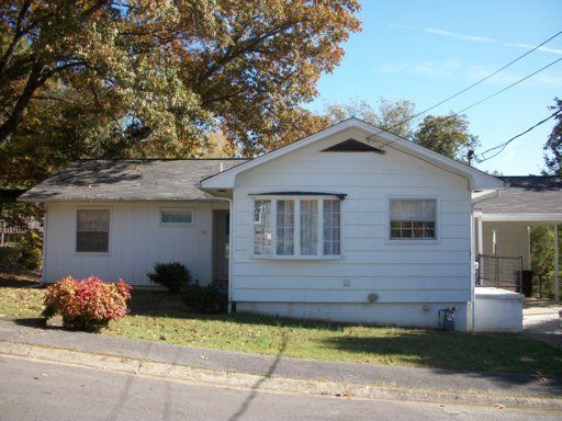 121 Meadow Rd, Oak Ridge, TN 37830