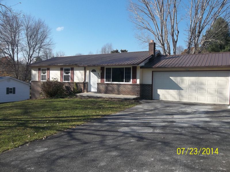 121 Mountain View Estates Rd, Wartburg, TN 37887
