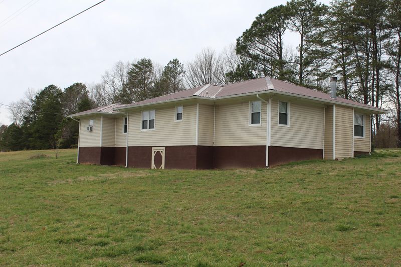 121 Old Athens Rd, Madisonville, TN 37354