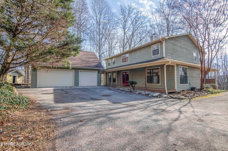 121 Old State Cir, Powell, TN 37849
