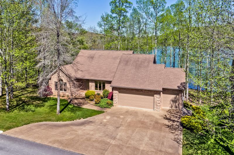 121 Osprey Way, Harriman, TN 37748