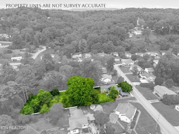 121 Salem Rd, Oak Ridge, TN 37830