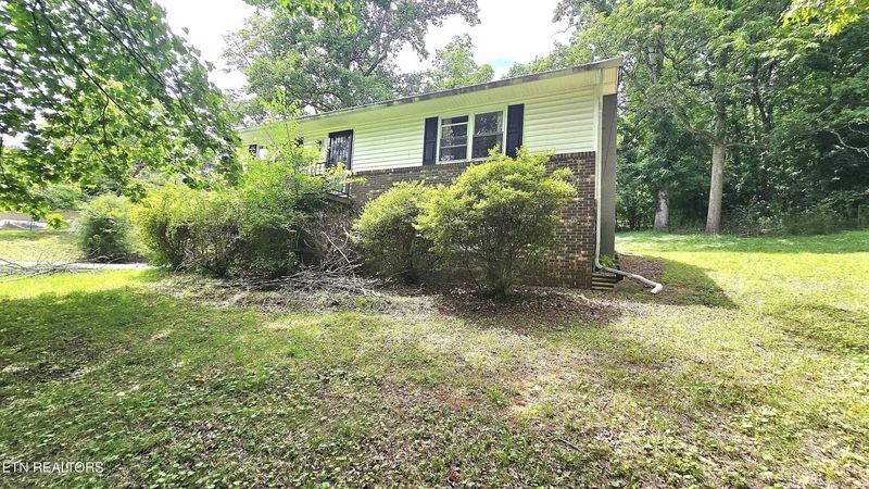 121 Shady Ln, Harriman, TN 37748