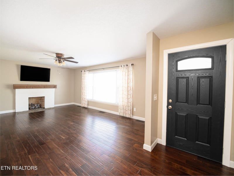 121 Shady Rd, Oliver Springs, TN 37840