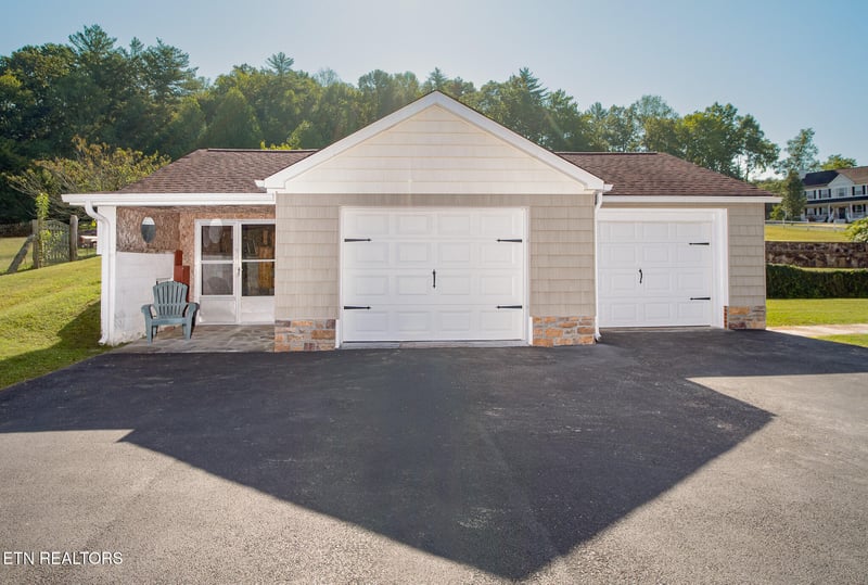 121 Shady Rd, Oliver Springs, TN 37840
