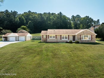 121 Shady Rd, Oliver Springs, TN 37840