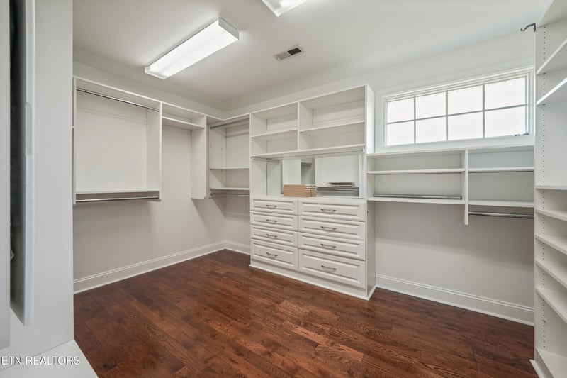 121 St James St, Sweetwater, TN 37874