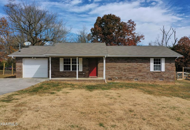 121 Stowers Dr, Corryton, TN 37721