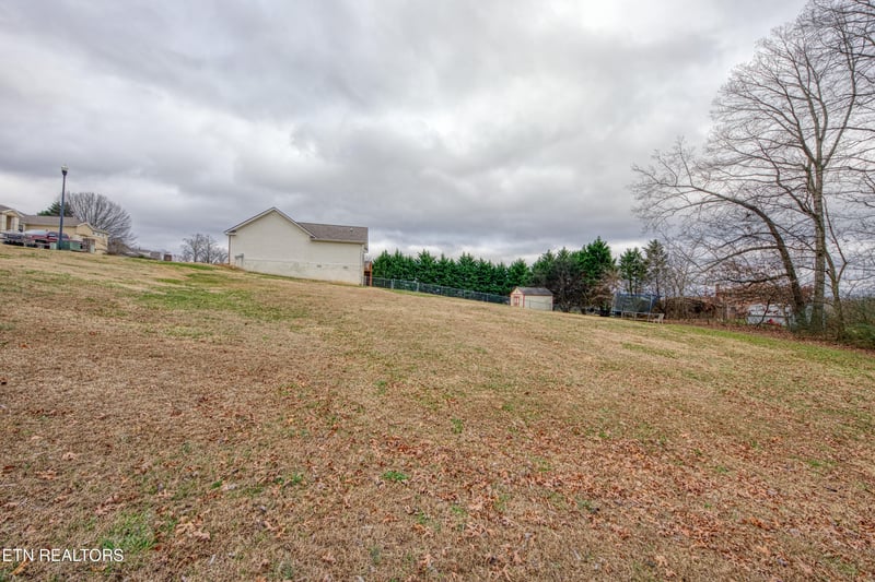 121 Uphill Dr, Madisonville, TN 37354