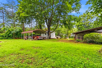 121 W Hutchinson Cir, Oak Ridge, TN 37830