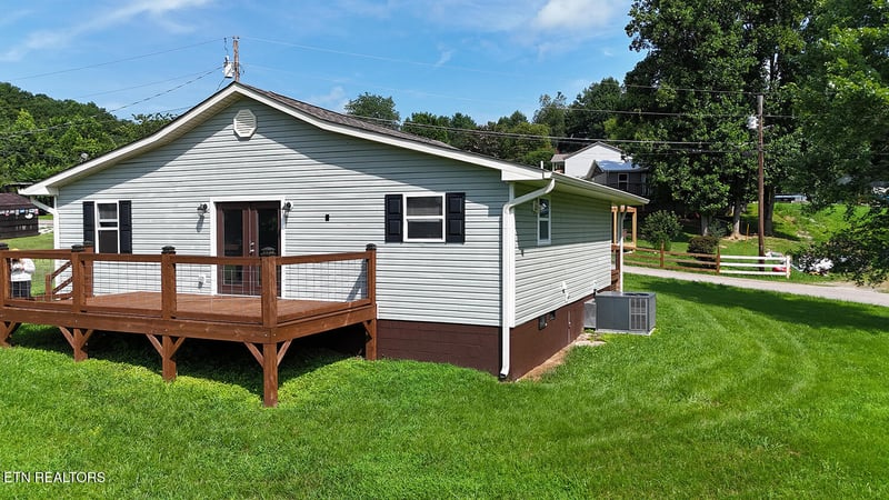 121 Willow Creek Rd, Wartburg, TN 37887