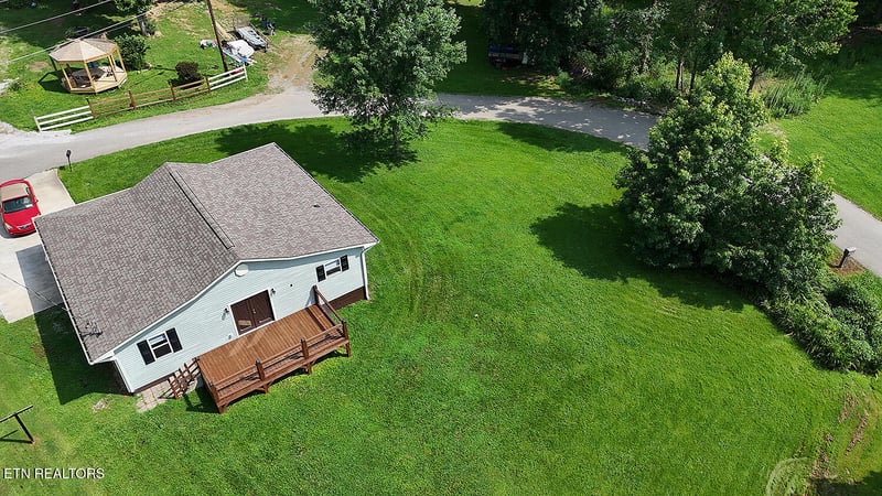 121 Willow Creek Rd, Wartburg, TN 37887