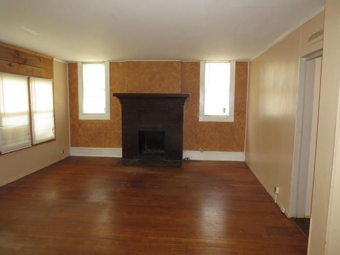 121 Woodlawn Dr, Knoxville, TN 37912