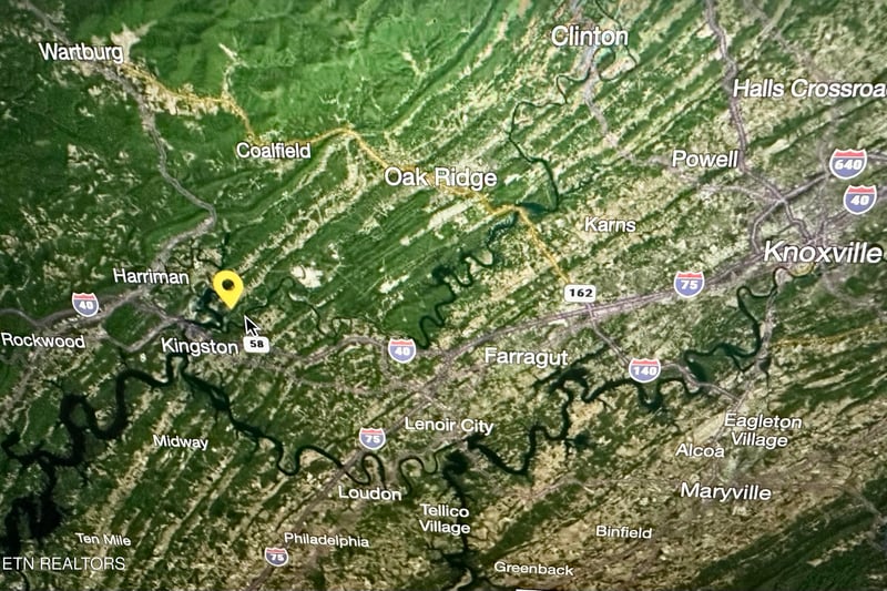 1210 Forest Hill Dr, Harriman, TN 37748