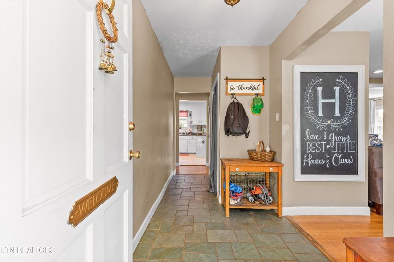 1210 Granville Conner Rd, Powell, TN 37849