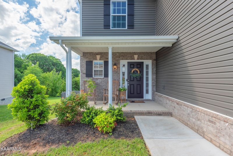 1210 Sky Top Ln, Powell, TN 37849