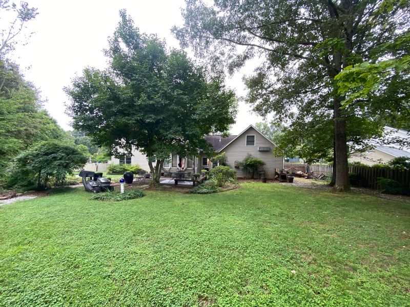 12100 Valley Tr, Farragut, TN 37934