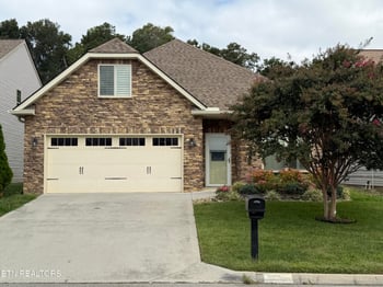 12101 Woodhollow Ln, Knoxville, TN 37932