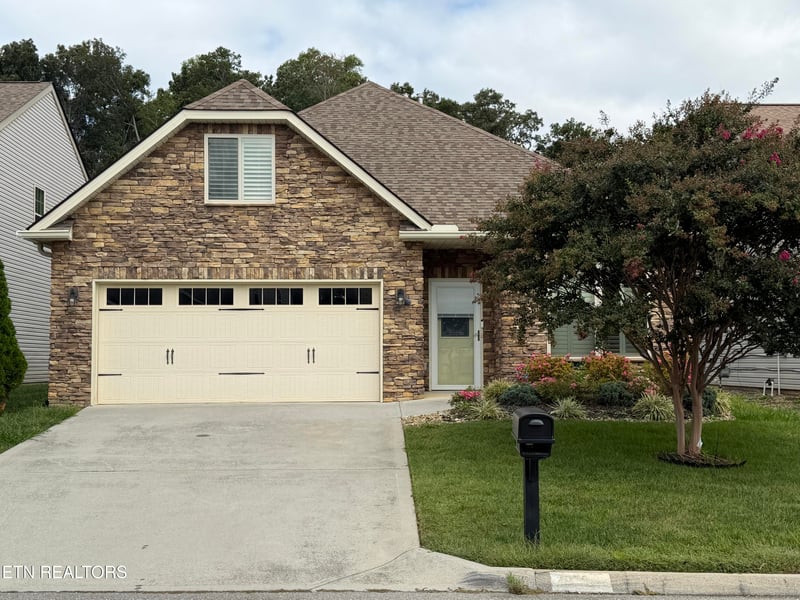 12101 Woodhollow Ln, Knoxville, TN 37932