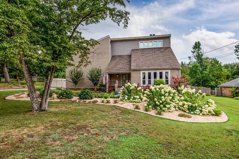 12102 Valley Tr, Knoxville, TN 37934