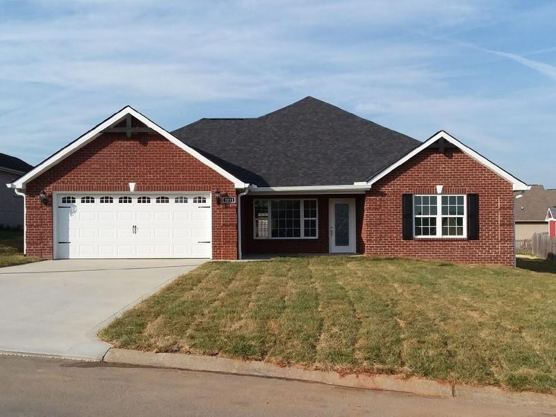 1211 Bastogne Dr, Maryville, TN 37801