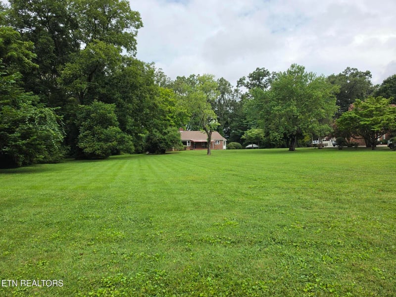 1211 Craig Rd, Knoxville, TN 37919