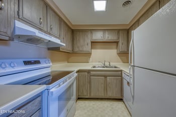1211 Highland Ave #206, Knoxville, TN 37916