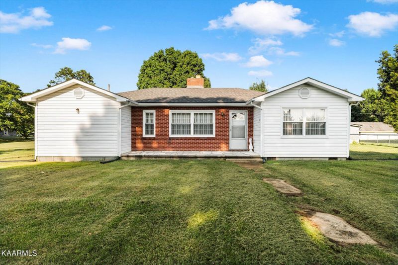 1211 Spring St, Philadelphia, TN 37846
