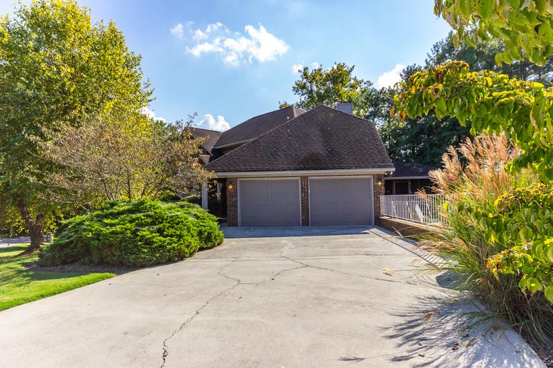 1211 W Hodge Dr, Morristown, TN 37814
