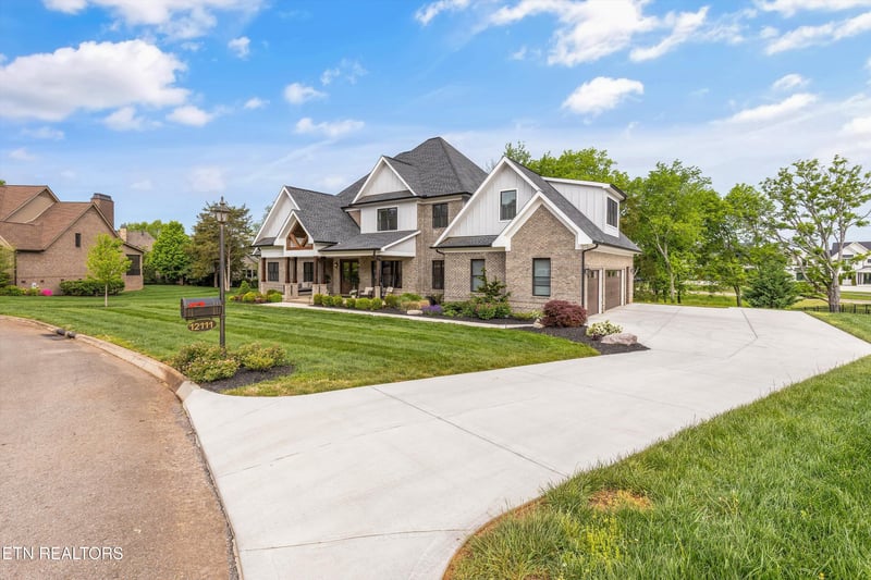 12111 Rushmere Ln, Knoxville, TN 37922