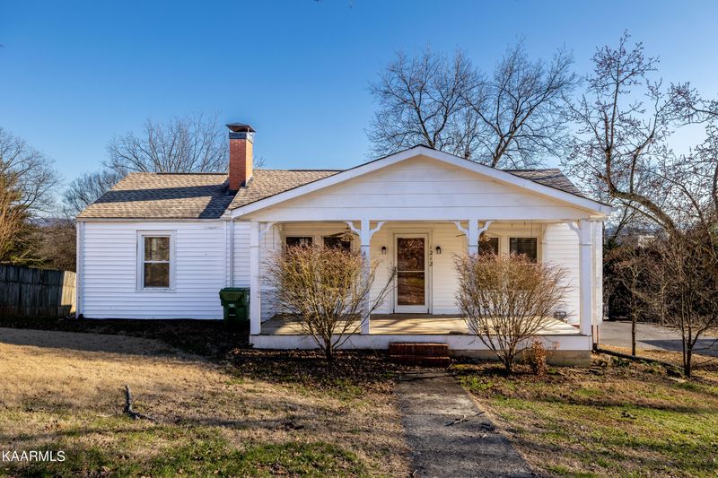 1212 Everett Ave, Maryville, TN 37804