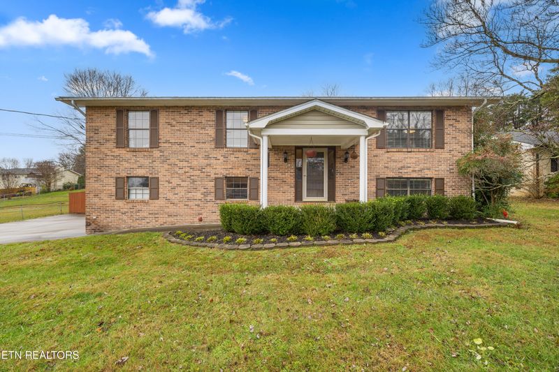 1212 Hoss Rd, Powell, TN 37849