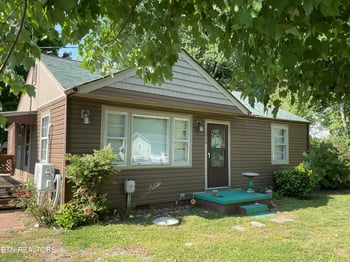 1212 Jones St, Athens, TN 37303