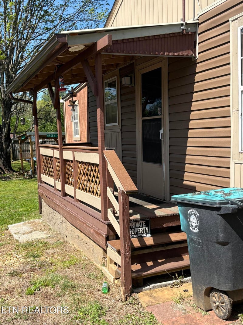 1212 Jones St, Athens, TN 37303