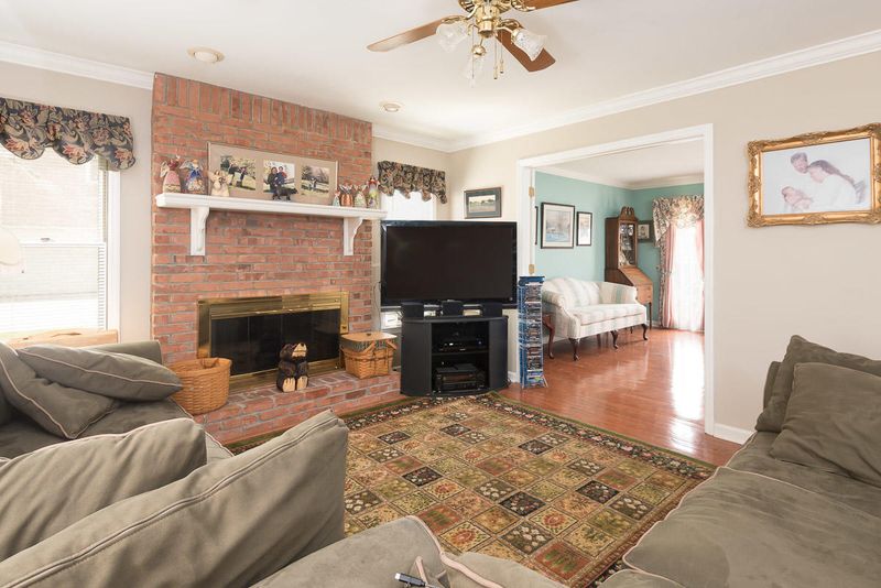 1212 Kirby Glen Dr, Knoxville, TN 37923