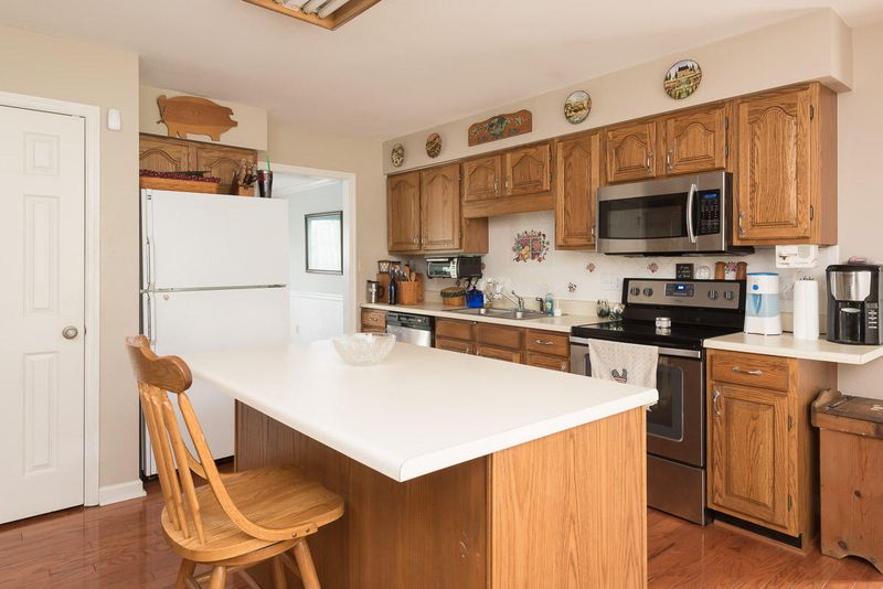 1212 Kirby Glen Dr, Knoxville, TN 37923