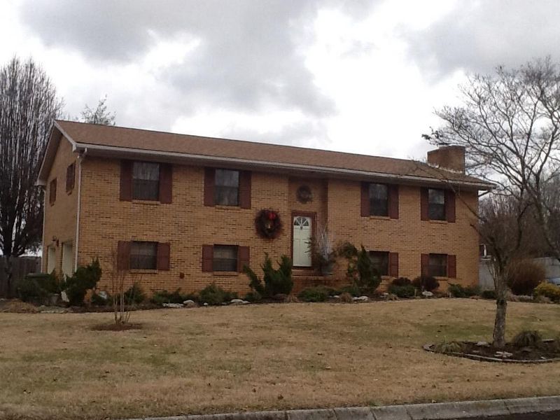 1212 Withers Dr, Maryville, TN 37804