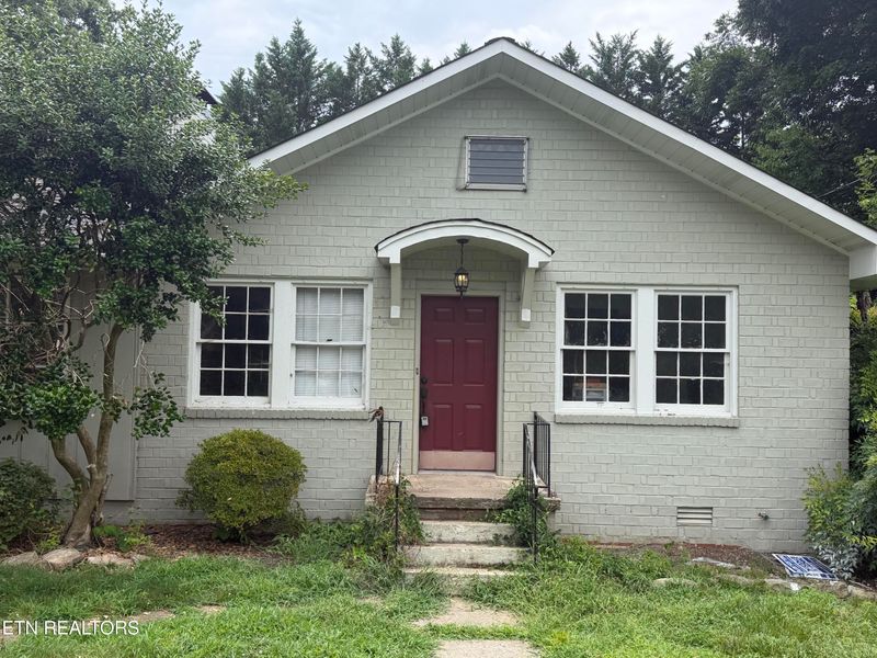 1212 Woodlawn Ave, Maryville, TN 37804