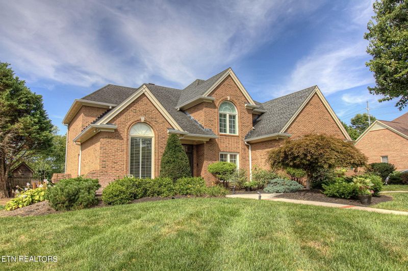 12121 E Ashton Ct, Knoxville, TN 37934