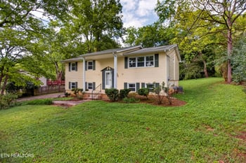 1213 April Dr, Knoxville, TN 37919