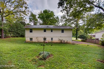 1213 April Dr, Knoxville, TN 37919