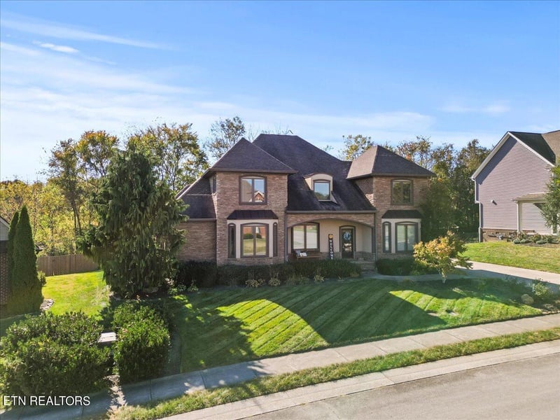 1213 Brighton Dr, Alcoa, TN 37701