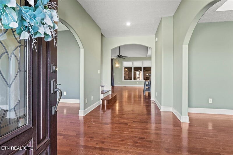 1213 Brighton Dr, Alcoa, TN 37701