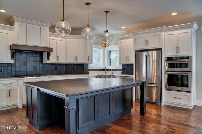 1213 Llama Ln, Sevierville, TN 37862