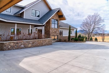 1213 Llama Ln, Sevierville, TN 37862