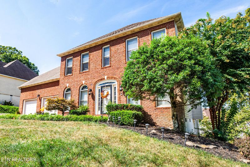1213 Rain Tree Rd, Knoxville, TN 37923