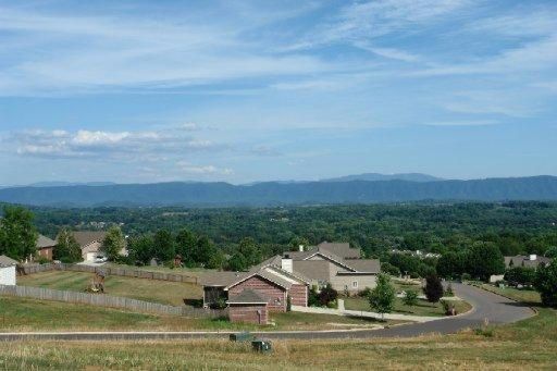 1214 Dakota Dr, Maryville, TN 37801