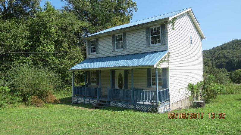 1214 Dutch Valley Dr, Clinton, TN 37716