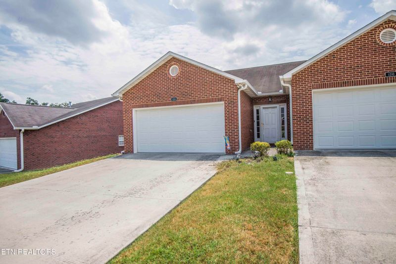 1214 Harbin Ridge Ln, Knoxville, TN 37909