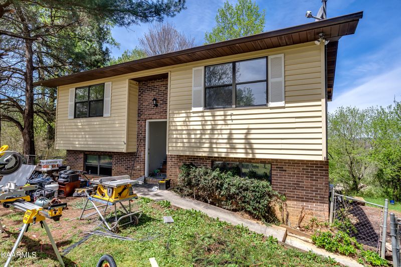 1214 Jackie Dr, Sevierville, TN 37876